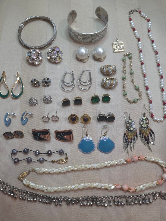 Lot of jewelry Jewelry - RESELLERS!! LOT OF RESELLABLE JEWELRY. SOME DESIGNER SOME 925 & GENIUNE PEARLS